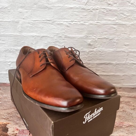 Moore Plain Toe Oxford - Picture 2 of 7